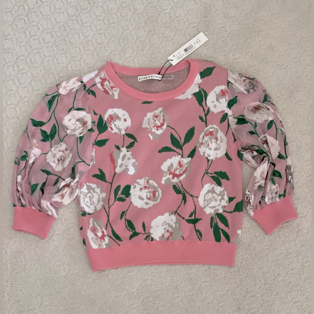 Alice & Olivia pink floral crop sweater with sheer short sleeves. Brand New!